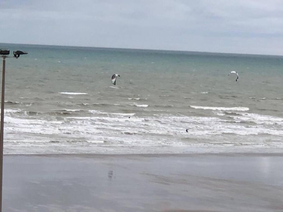 Pleine Face Mer Et Plage Ault Exterior foto